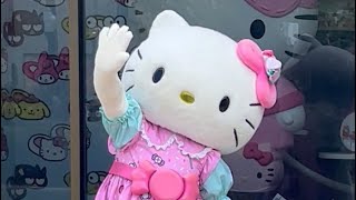 Meet Hello Kitty and Hello Kitty Store at Universal Studios Orlando [upl. by Nednarb]