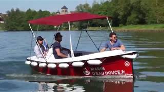 Les bateaux sans permis Marin DEau Douce voguent à Meaux sur la Marne [upl. by Hubing]