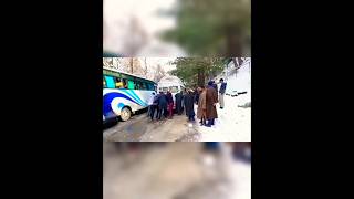 quotKashmir Snowfall Thrill Horse Ride Stuck Cars amp Brave Localsquot [upl. by Elletsirhc]