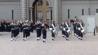 HvMk Västmanland Inmarsch Högvaktsavlösning 2016 06 11 Der Königgrätzer [upl. by Oirasec49]