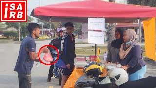 Pengemis beli satu kedai  social experiment [upl. by Henka]