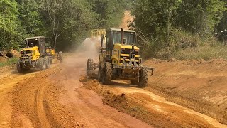 PATROLAMENTO DE ESTRADAS COM TRÊS MOTONIVELADORAS maquinas trabalho newholland [upl. by Tfat951]