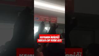 Esenyurtta Kayyumun indirdiği tabela CHPliler tarafından yerine asıldı [upl. by Egin547]