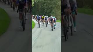 😆 𝐁𝐞𝐧 𝐉𝐮𝐥𝐢𝐚𝐧 Alaphilippe perd ses lunettes en pleine course  BretagneClassic alaphilippe [upl. by Azmah]