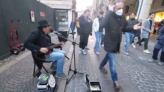 Italian busker is busking HallelujahSong in Mantua Italy [upl. by Dric334]