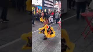 Danse réunionnaise à NewYork 974 iledelareunion newyork timessquare sega maloya danseuse [upl. by Ahsik]