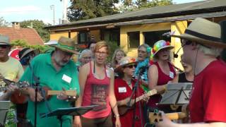 1 Bremer Ukulelenorchester  Yellow Submarine  7 Ukulelen Sommerfest [upl. by Bock946]