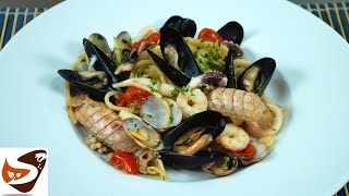 Spaghetti allo scoglio velocissimi con frutti di mare e crostacei – Ricette primi piatti [upl. by Hgalehs]