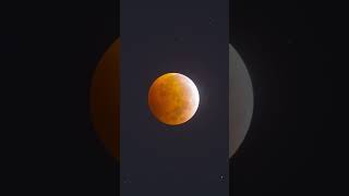 Total lunar eclipse in under 20 seconds 🤯 [upl. by Yeffej718]