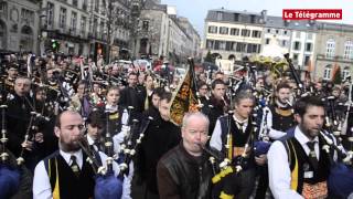 Quimper Lhommage des sonneurs à Erwan Ropars [upl. by Onfre146]