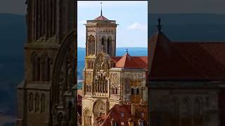 Vezelay vu du ciel vezelay drone basiliquesaintemarie [upl. by Anoiek]