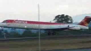 Avianca MD83 N632CT landing SKRG [upl. by Bryan]