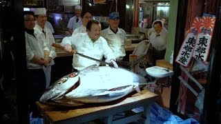 Japan sushi boss pays 117000 for endangered tuna [upl. by Zetnom]