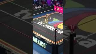 Mascara dorada  Metalik WWE el rey del aire [upl. by Stortz]