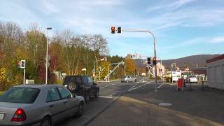 Endlich ist der Bahnübergang fertig in Steinhagen mit der Fußgengerampel [upl. by Doralynn]