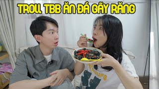 Chị Thơ Troll TBB Ăn Đá Xào Sả Ớt Gãy Cả Răng [upl. by Kcirdde]