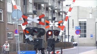 Spoorwegovergang Enschede  Dutch railroad crossing [upl. by Ditter]