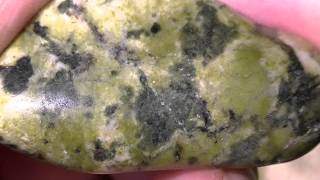 Nephrite Jade Nefrita Ca2 MgFe5OHFSi4O112 [upl. by Niletak]