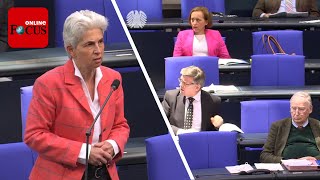 FDPFrau trägt im Bundestag vor was AfDAbgeordnete während Debatte tuscheln [upl. by Nilekcaj524]