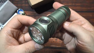 Emisar D4Sv2 OSRAM W2 Flashlight Review Green [upl. by Noramac]