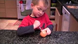 How to use the Tupperware OrangeCitrus Peeler [upl. by Janiuszck]