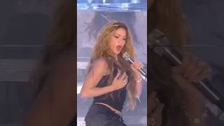 40000 NYC Fans On Shakira Time Square concert [upl. by Gerhard]