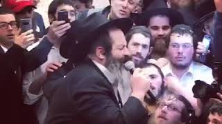 Rubashkin recites emotional blessing matir asurim [upl. by Denice395]