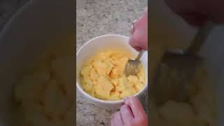 How to Make Fluffy Scrambled Eggsin the Microwave [upl. by Standice]