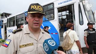 Policía viaja en buses urbanos para resguardar a pasajeros en el noroeste de Guayaquil [upl. by Porche]