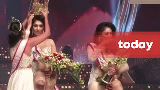 Mrs Sri Lanka beauty queen’s crown snatched from head [upl. by Ainez]