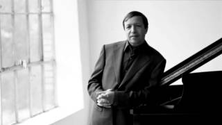 Mozart  Piano Concerto No 14 in Eflat major K 449 Murray Perahia [upl. by Hgieliak]