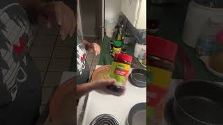 Making guisado part1 cookwithme familymeals momlife viralshort recipe mexicanfood quickmeal [upl. by Erickson756]