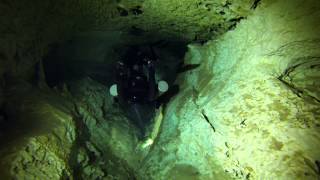 The worm Hole of cenote quotThe Pitquot Pat Jacinto with Gozo Technical Diving Dos Ojos [upl. by Nivahb]