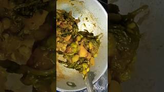 Palak aloo mutter recipe viral ytshorts youtubeshorts shorts cookingfood [upl. by Christianity797]