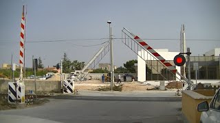 Spoorwegovergang Marsala I  Railroad crossing  Passaggio a livello [upl. by Kinsley]