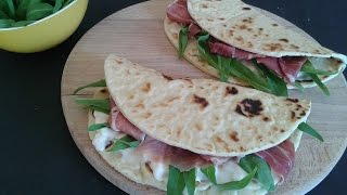 Piadina Romagnola FATTA IN CASARicetta perfetta [upl. by Assehc]