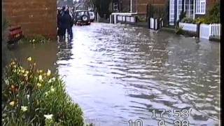 Newport Pagnell Floods  Easter 1998 [upl. by Aleit416]