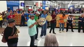 Parranda De Boricuas En Walmart De Kissimmee En La Florida [upl. by Einreb]