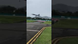 Decolam de Navegantes os 2 novos caças Gripen do Brasil [upl. by Linker]