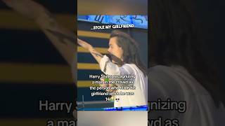 Harry Styles recognizes man who stole his girlfriend 😂 shorts harrystyles concert [upl. by Sherj928]