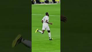 RÜDIGER REACCIONA VOLVIENDO A SU POSICION RAPIDAMENTE ESTADIO BERNABEU football realmadrid shorts [upl. by Bone342]