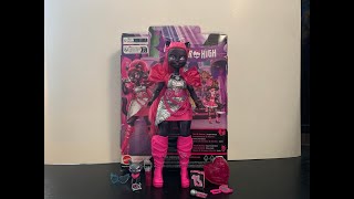 Monster High G3 Catty Noir review [upl. by Nyliret288]