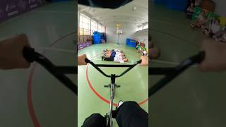 SKOCZYŁEM NAD 6 OSOBAMI  😳 shorts viral school comedy fun challenge action pov trend [upl. by Bywaters]