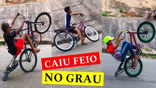 Menor caiu na rua do grau [upl. by Sussman106]