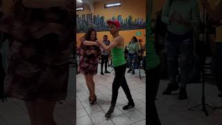 Krisia y Daniel bailando traicionera plazalibertad viral shorts paraty [upl. by Atnahsa]