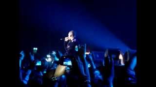 R Kelly When a womans fed up I wish live HMH Amsterdam 19042011 [upl. by Mairhpe]