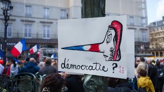 ÉNORME MANIFESTATION À PARIS APRÈS LA NOMINATION DE BARNIER AU POSTE DE PREMIER MINISTRE PAR MACRON [upl. by Eissehc]