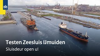 Sluisdeur open u  Het testen van Zeesluis IJmuiden [upl. by Hnaht]