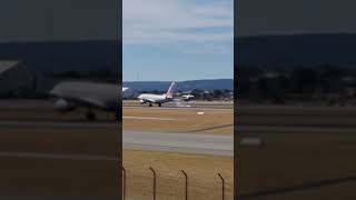 Strong Winds Virgin Australia landing in Perth virginaustralia [upl. by Wendy919]