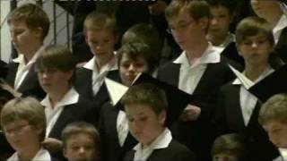 Dresdner Kreuzchor Singet dem Herrn ein neues Lied Heinrich Schütz [upl. by Eimor609]